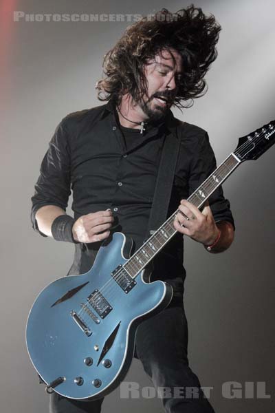 FOO FIGHTERS - 2011-08-26 - SAINT CLOUD - Domaine National - Grande Scene - 